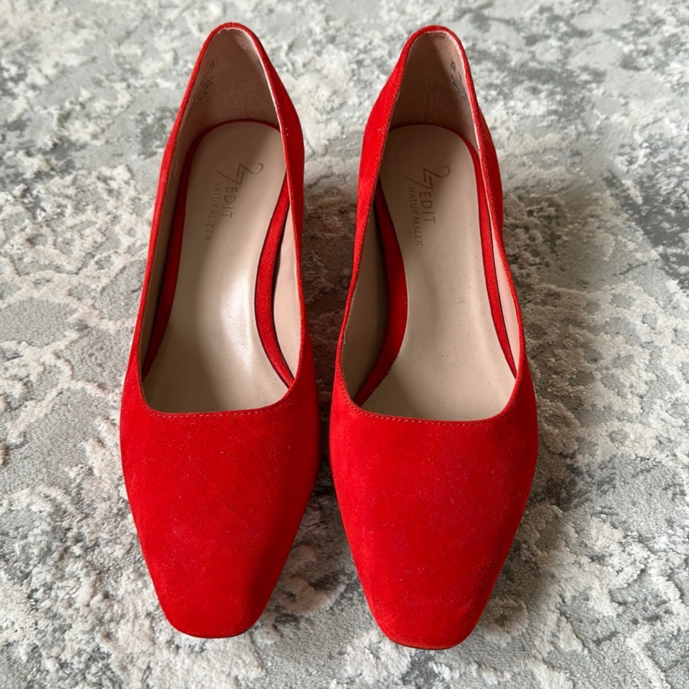 27 Edit heel NEVER WORN.
